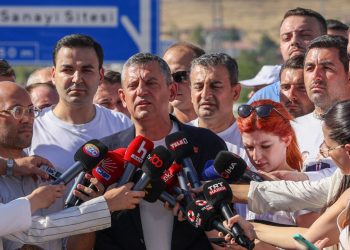 Özgür Özel’den İstanbul Cumhuriyet Başsavcılığı’na tepki: İşine gelince her şeye cevap veriyor, işine gelmeyince susuyor