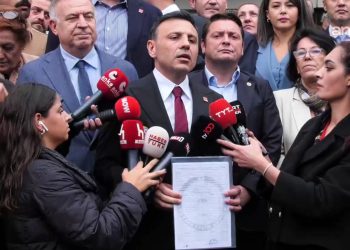 Yeniden CHP İstanbul İl Başkanı seçilmişti: Özgür Çelik mazbatasını aldı!