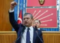 Özgür Özel yeni partiyi açıkladı: “Gömlek çıkarmıyoruz, ateşten gömlek giyiyoruz”